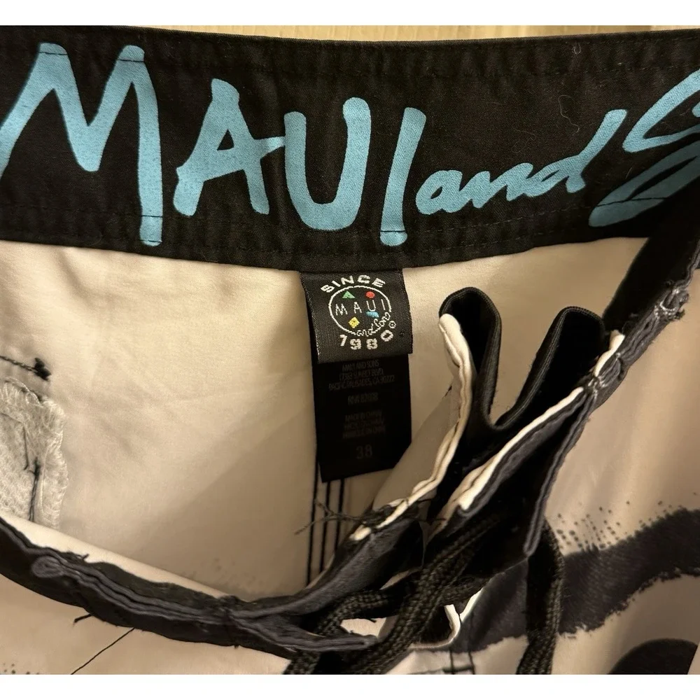 Maui‎ and Sons Retro Boardshorts Men's 38 4 Way Stretch Black Shark Surf
